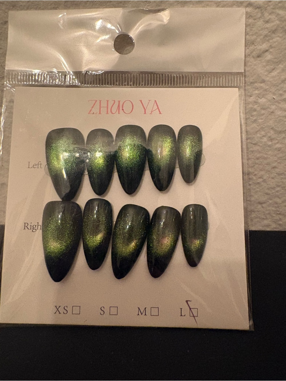 Zhuo Ya Green/Purple Cat- eye Shimmer Press-On Nails
